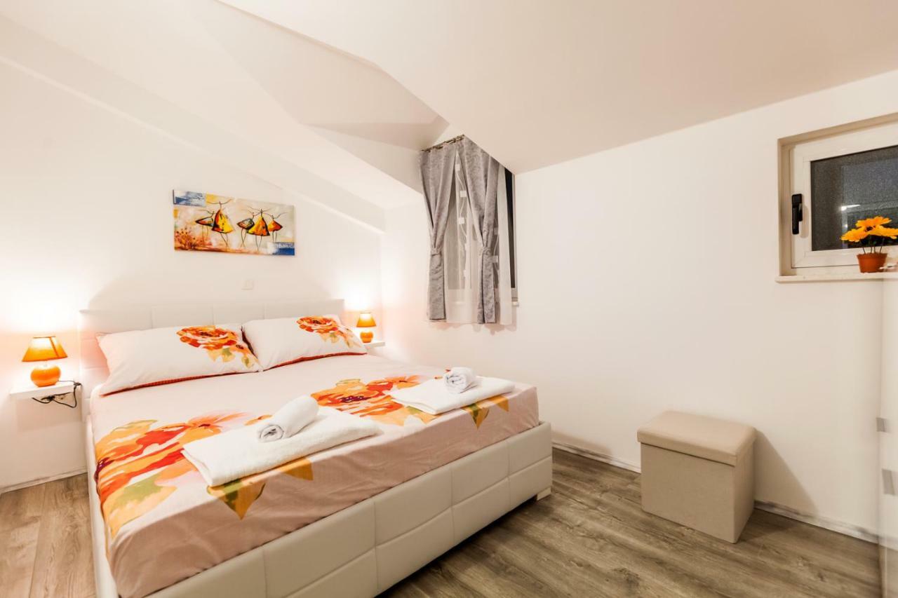 Apartments Mb Kaštela エクステリア 写真