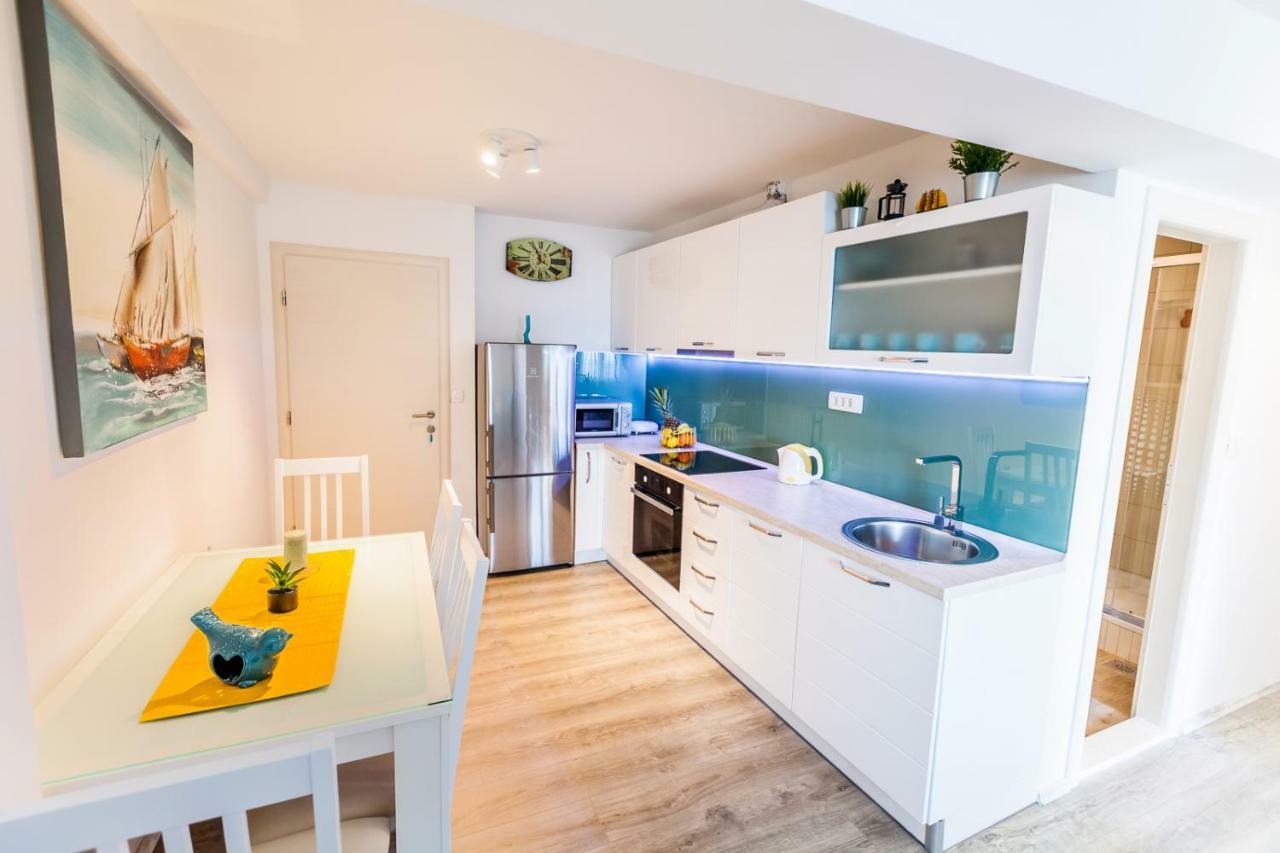 Apartments Mb Kaštela エクステリア 写真